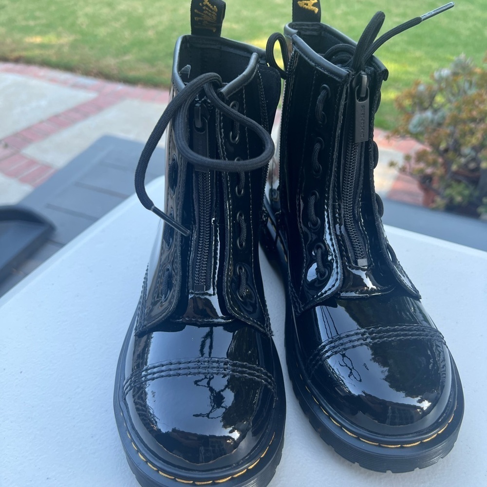 Dr. Martens Black Patent Ankle Boots Junior/Ladies NWOT Size 5